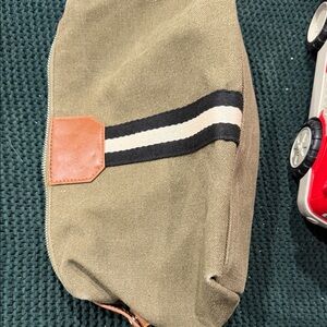 Olive Canvas Men's Toiletry Bag with Leather Accents